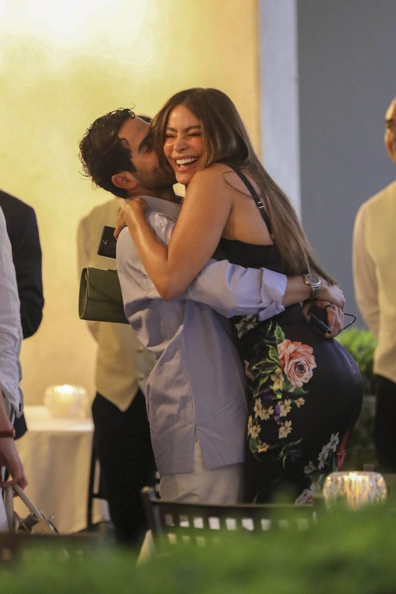 Sofia Vergara and Douglas Chabbott’s sweet moment at Oasis concert in LA: Inside their summer romance