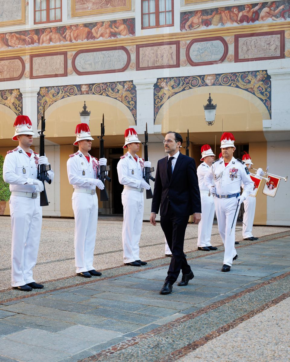 Prince Albert II welcomed Dominican ambassador David Emmanuel Puig Buchel to the palace for the presentation of his letters of credence.