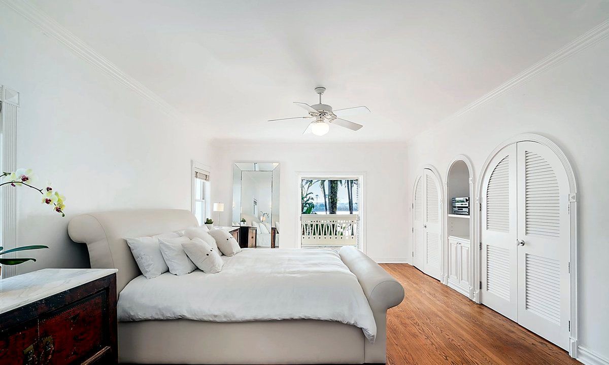 Gloria and Emilio Estefan have sold Their Star Island Mansion For $35 Million Dollars