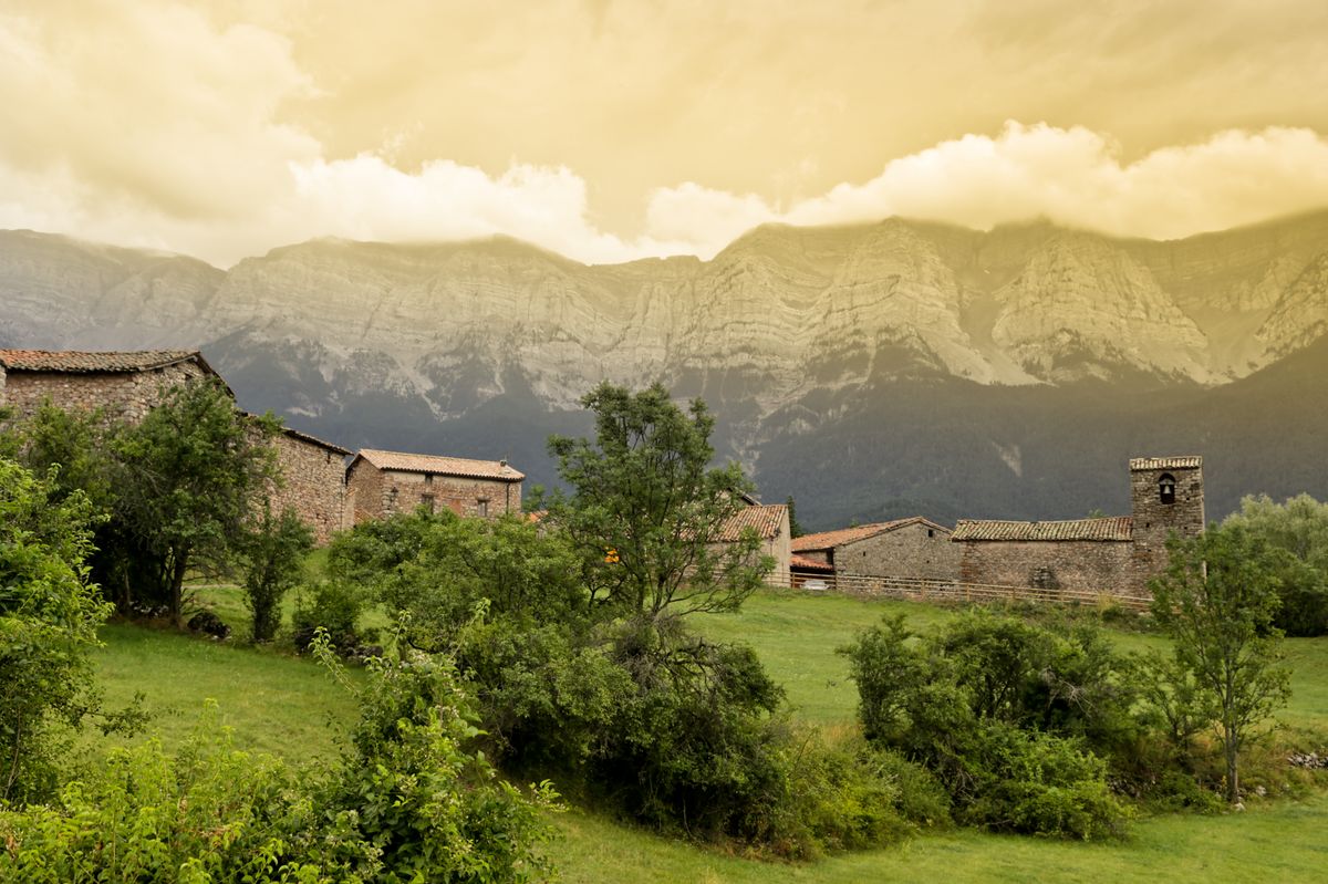 An old rural town in the Catalan Pyrenees where living like in the old days with the Cadi­ mountain range in the background. 