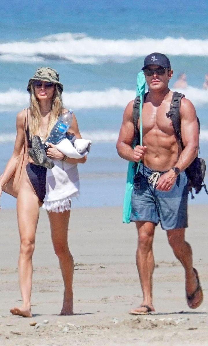 Shirtless Zac Efron Shows Off His Chiseled Body At The Beach In Costa Rica