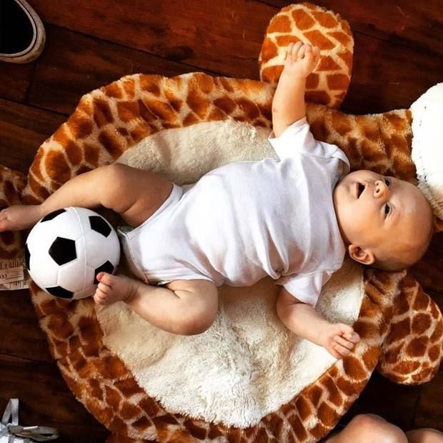 Louis posted a photo showing off his son's soccer footwork.
<br>
Photo: Instagram.com/louist91
