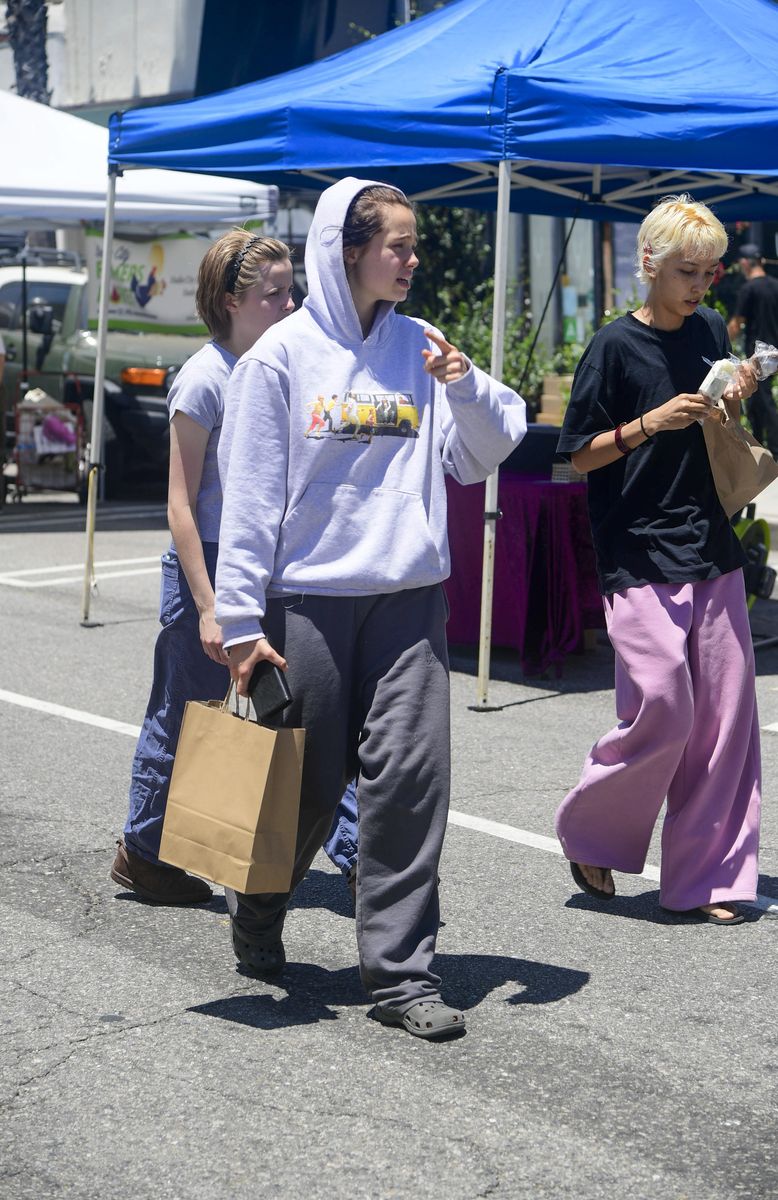 Shiloh Jolie and Vivienne Jolie-Pitt enjoyed a relaxed afternoon browsing vendors and sampling treats at a Los Angeles farmers market.