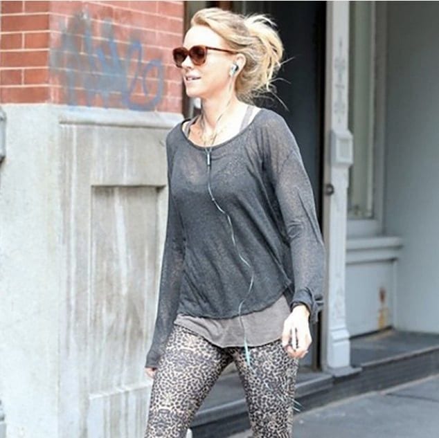 Actress Naomi Watts went wilder and opted for a pair of leopard print cropped leggings from Live the Process.
<br>
www.shop.livetheprocess.com
<br><br>
Photo: Instagram/@livetheprocess