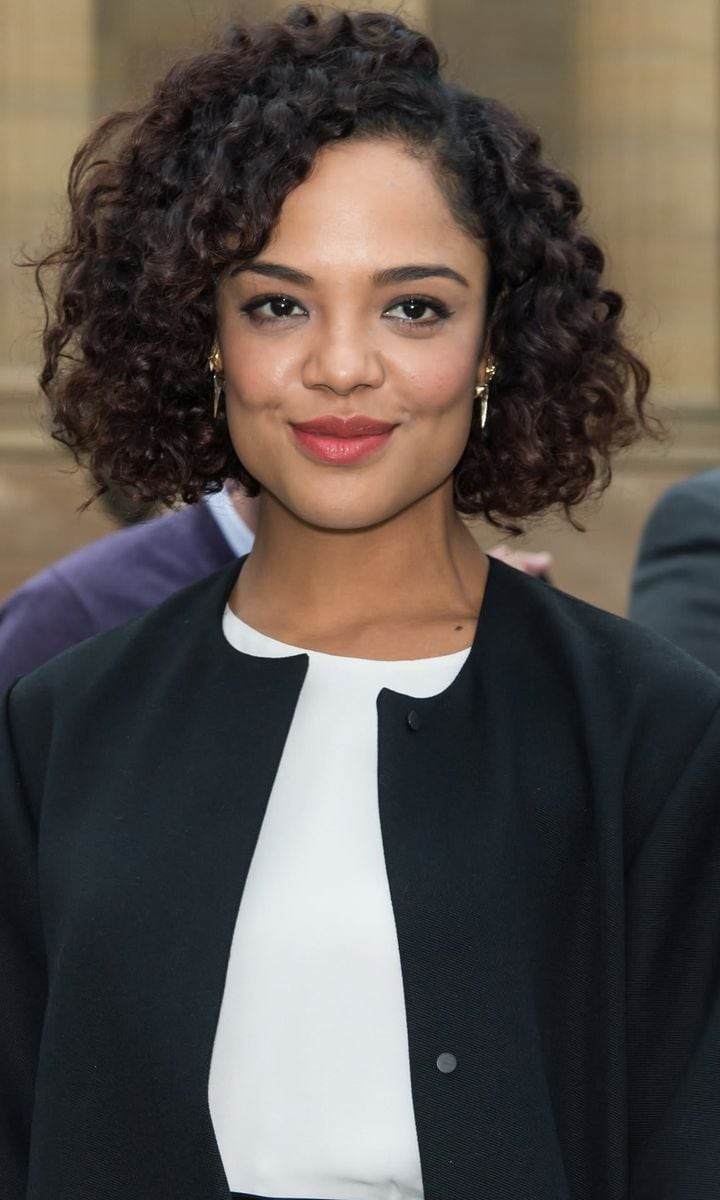 Tessa Thompson side curls