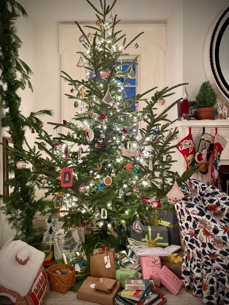 ‘Ozempic’ Christmas rrees have become the 'it' Holiday trend of 2025, according to designers