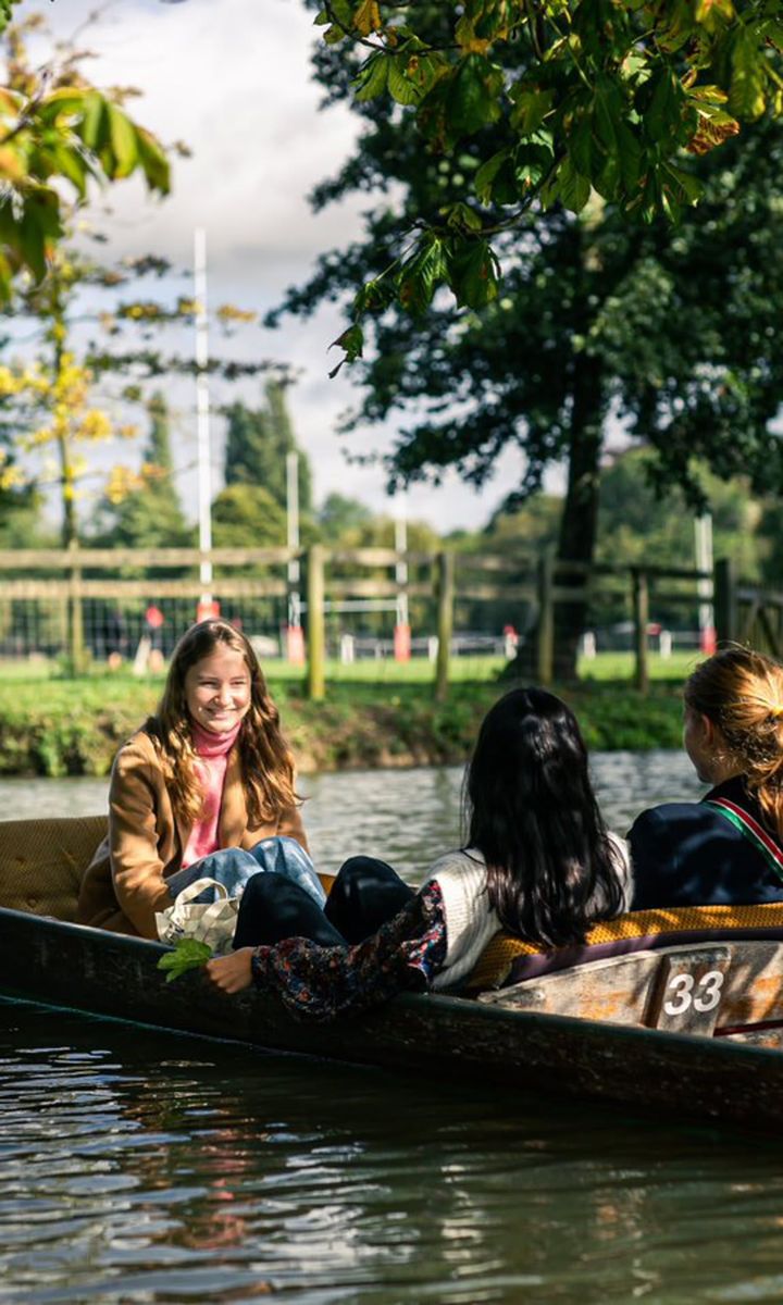 Princess Elisabeth and two friends were pictured punting on the River Cherwell in Oxford