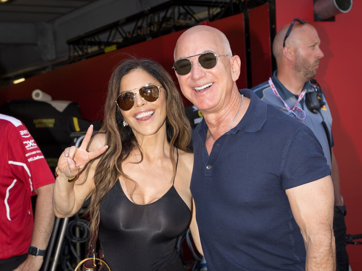 Lauren Sánchez’s ex Tony Gonzalez to attend her wedding to Jeff Bezos