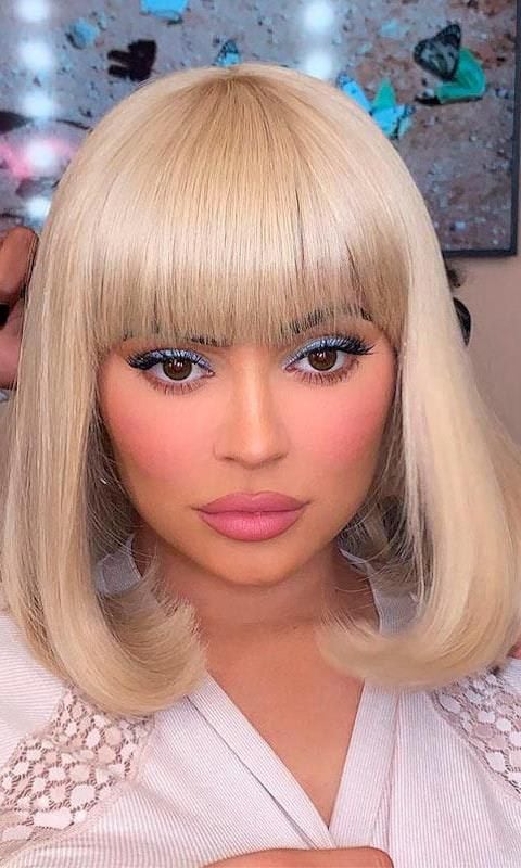 Kylie Jenner con peinado de Barbie