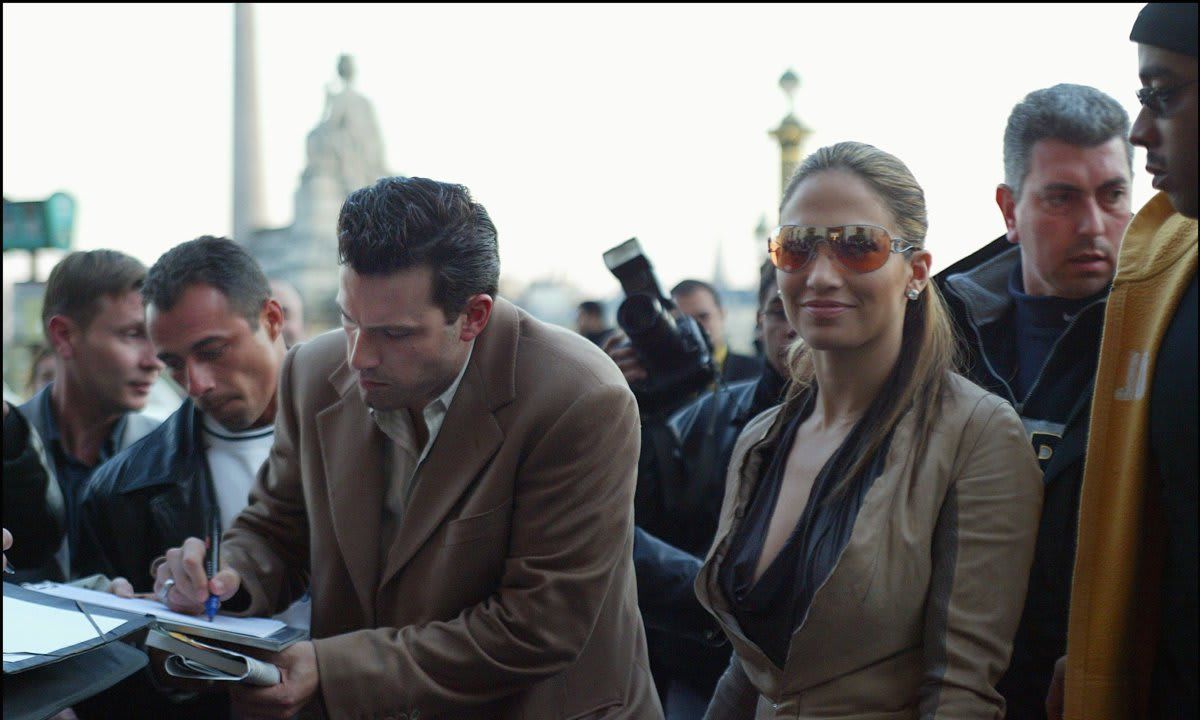 Jennifer Lopez And Ben Affleck Shopping In Paris, France On April 08, 2003.