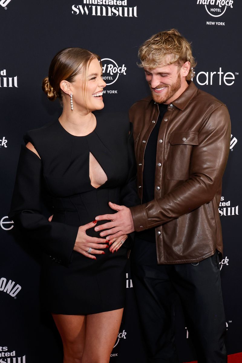 On September 29, 2024, Nina Agdal and Logan Paul welcomed their daughter, Esmé Agdal Paul.