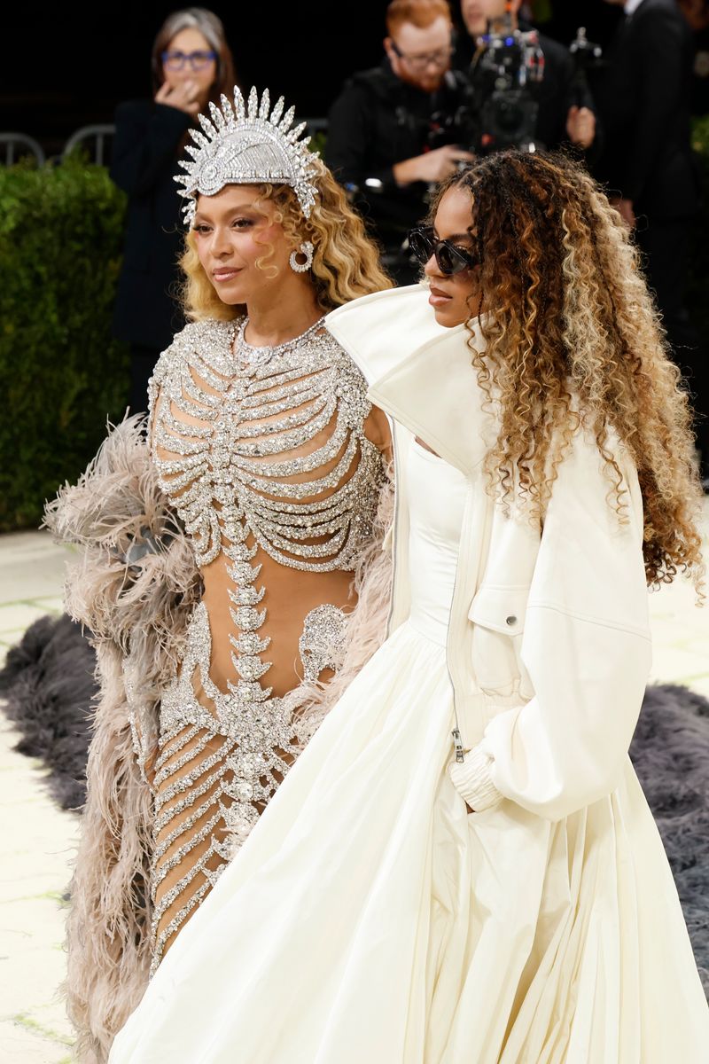 Accompanied by her parents, she became one of the youngest attendees in modern Met Gala history. 