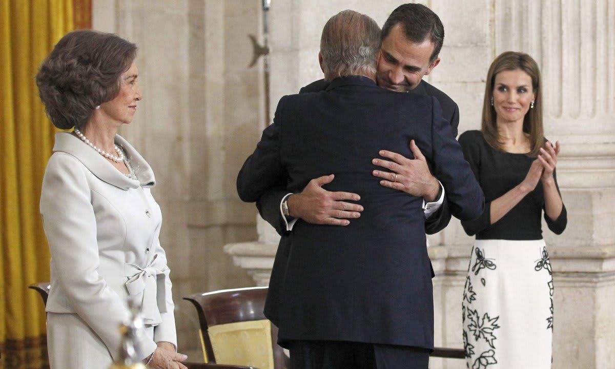 King Juan Carlos Signs The Official Abdication Papers