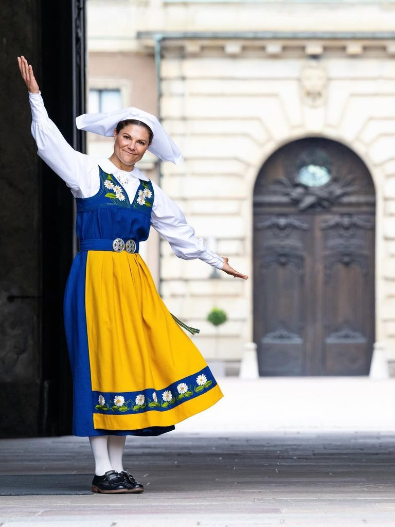 Princess Ines shines in traditional dress on Sweden’s National Day