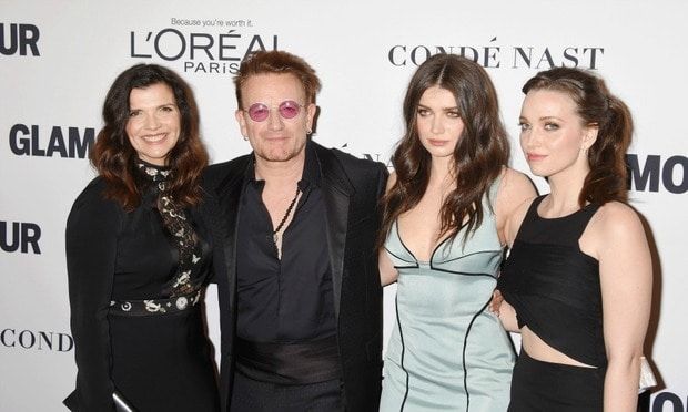 Bono, who was given the first ever Male of the Year Award, walked the carpet with his wife Ali and their daughters Eve and Jordan.
Photo: Jeffrey Mayer/WireImage