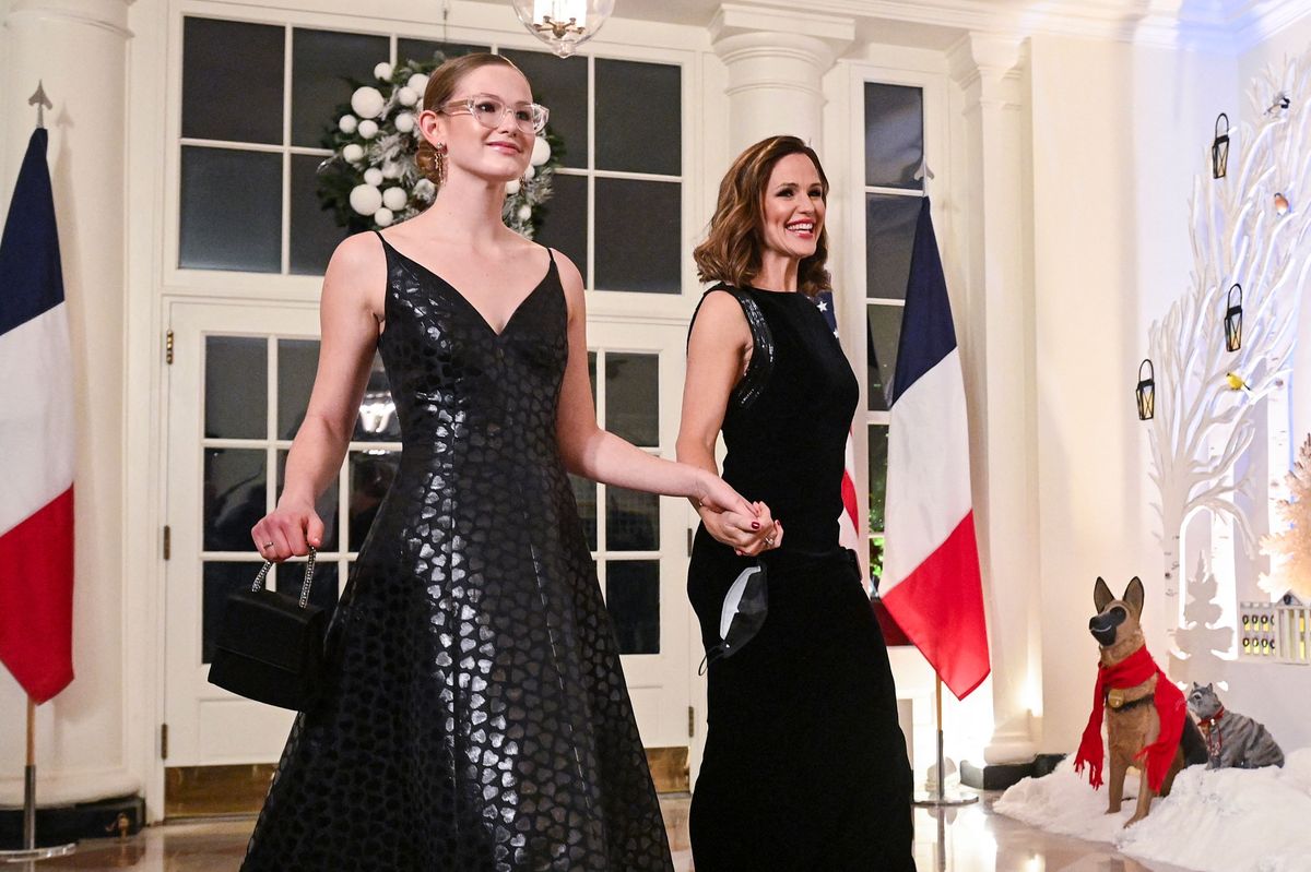 Jennifer Garner and her daughter Violet Affleck arrive at the White House to attend a state dinner honoring French President Emmanuel Macron