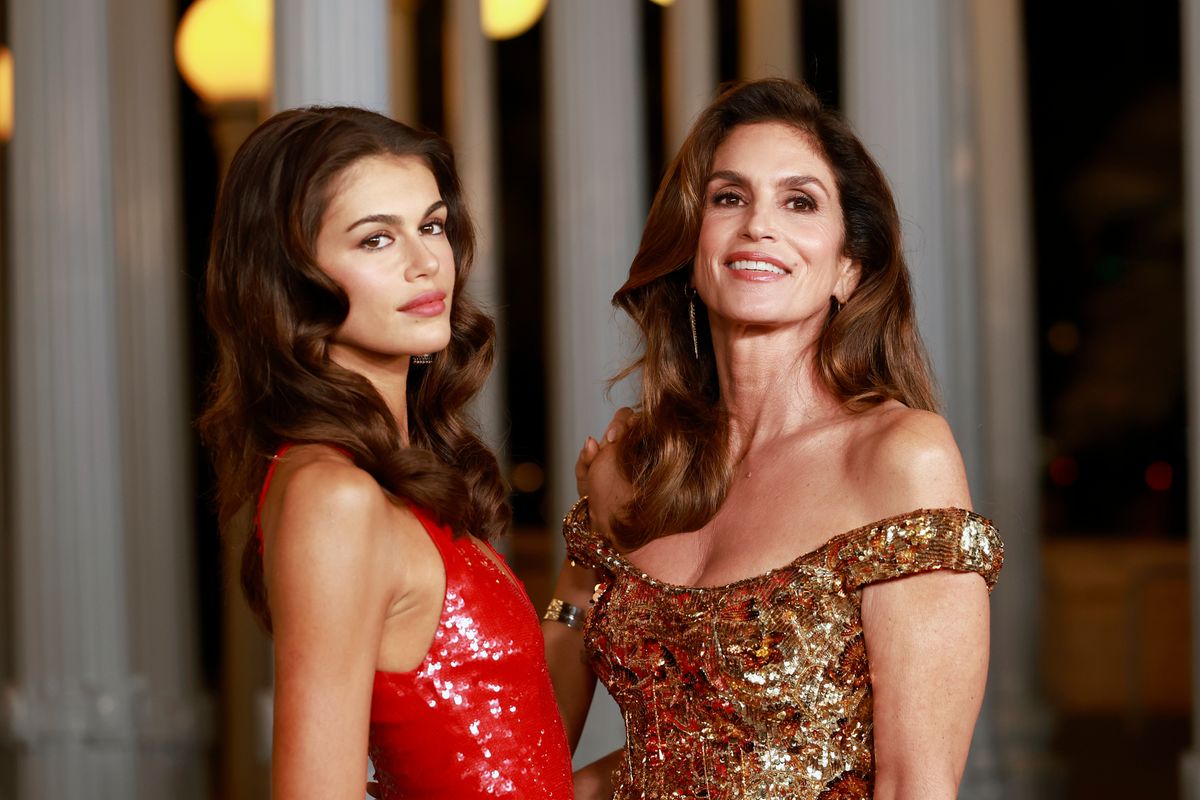 Kaia Gerber says she 'wishes' she looked like mom Cindy Crawford