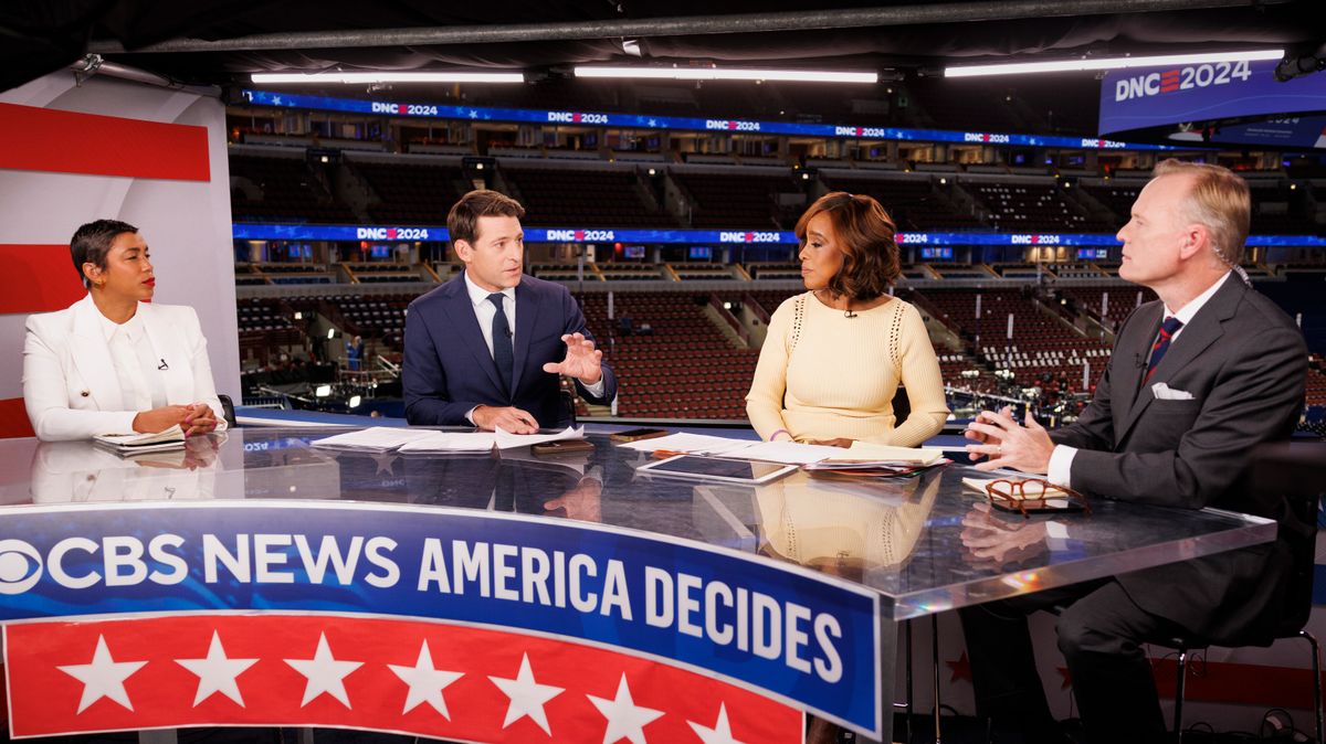 CBS Mornings Co-Hosts Gayle King and Tony Dokoupil report for CBS Mornings live from the United Center in Chicago.