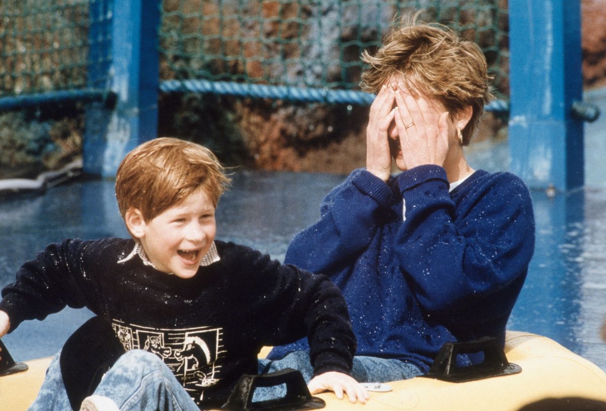 Observers note that this “spirited” behaviour has prompted comparisons to Prince Harry’s own childhood reputation for mischief.