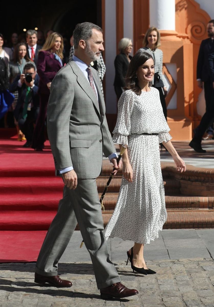 Throughout her years as Queen Letizia has continued to show loyalty to the great master of Italian fashion