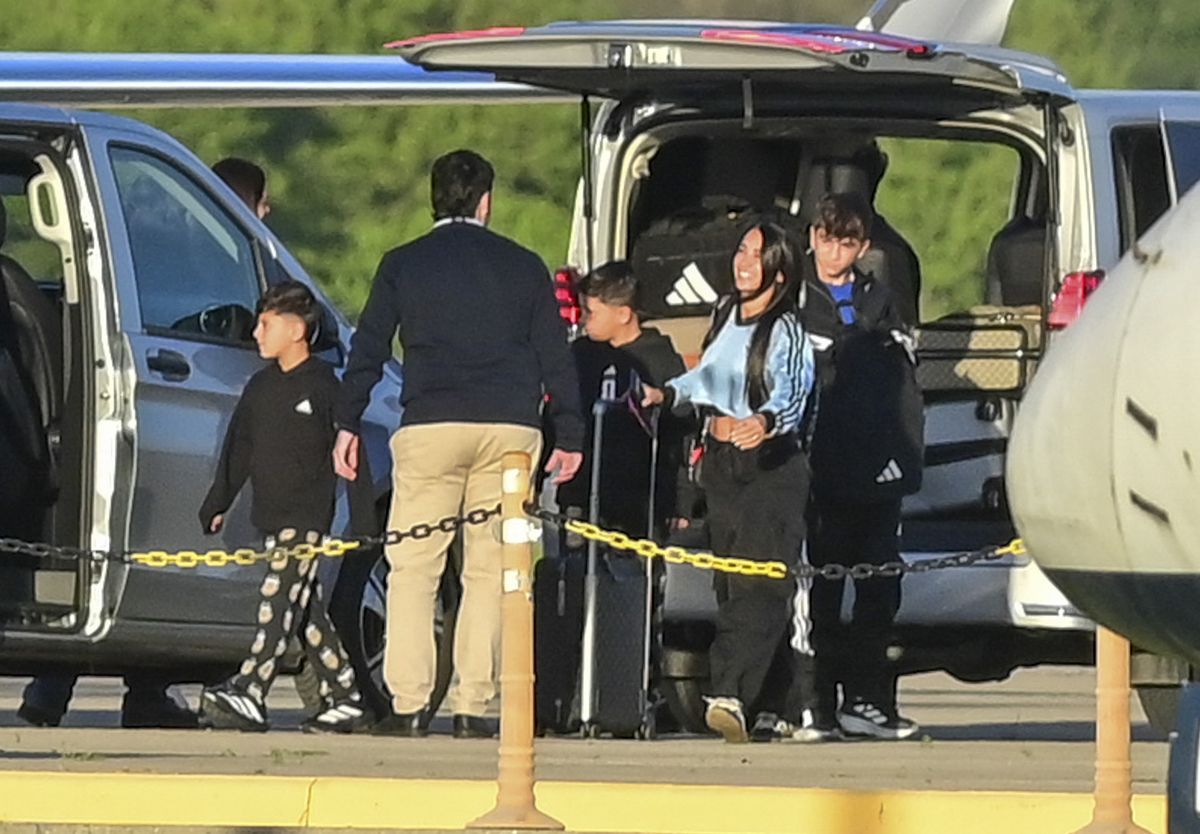 The Argentina captain landed in Rosario on Friday, October 2, after travelling from the United States, as he prepares to say a final farewell in the famous Albiceleste shirt.