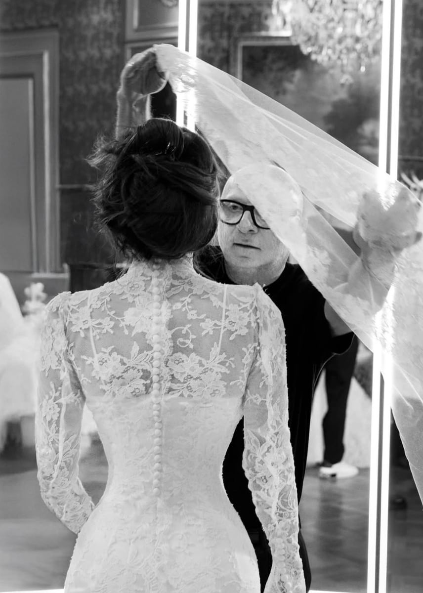Lauren Sánchez becomes Mrs. Bezos, channeling Sophia Loren in lace wedding dress