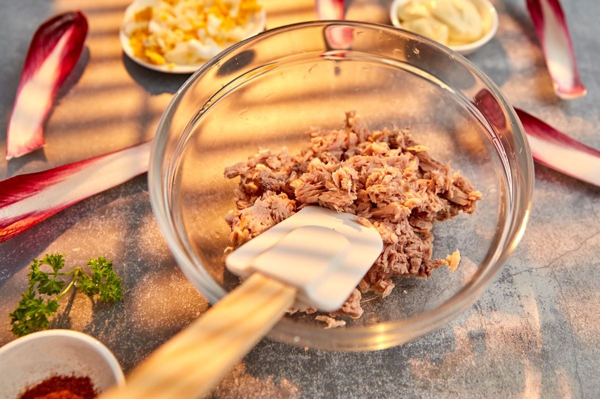 
The dip strikes an ideal balance of savory and tangy flavors, with the option to add a hint of heat for those who enjoy a bit of spice.
