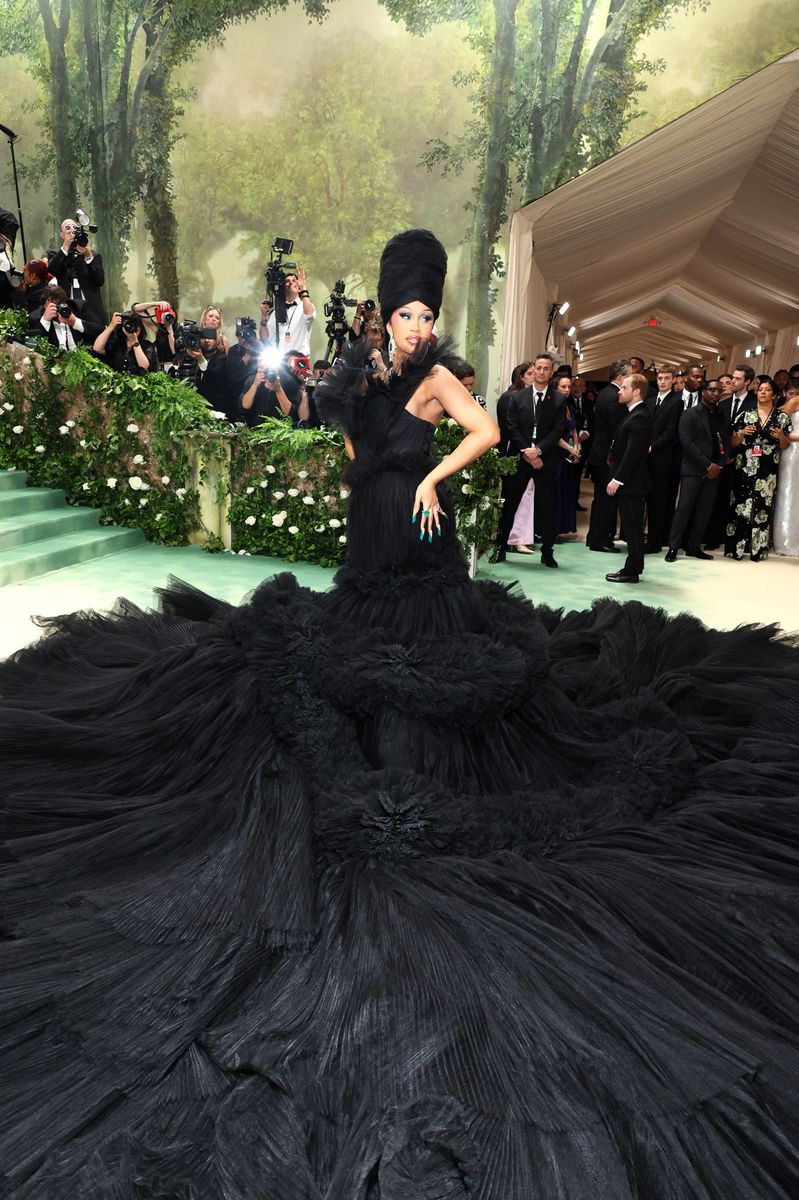 2024: The Gothic Rose Blooms
