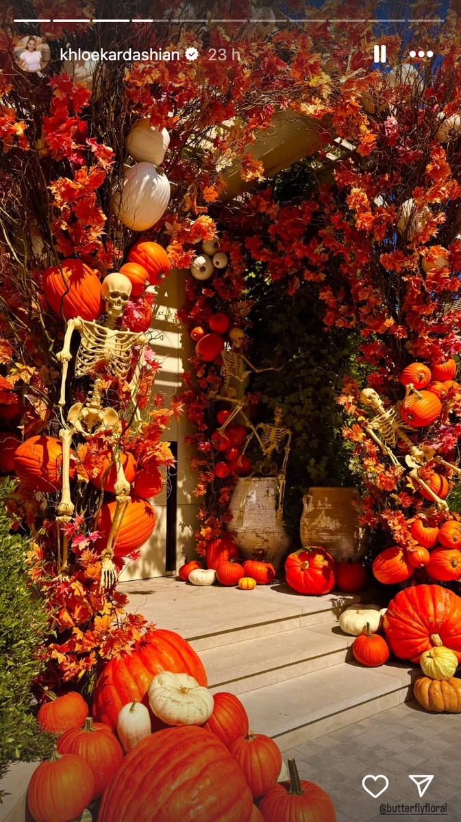 Her front door was transformed into a fall fantasy,
