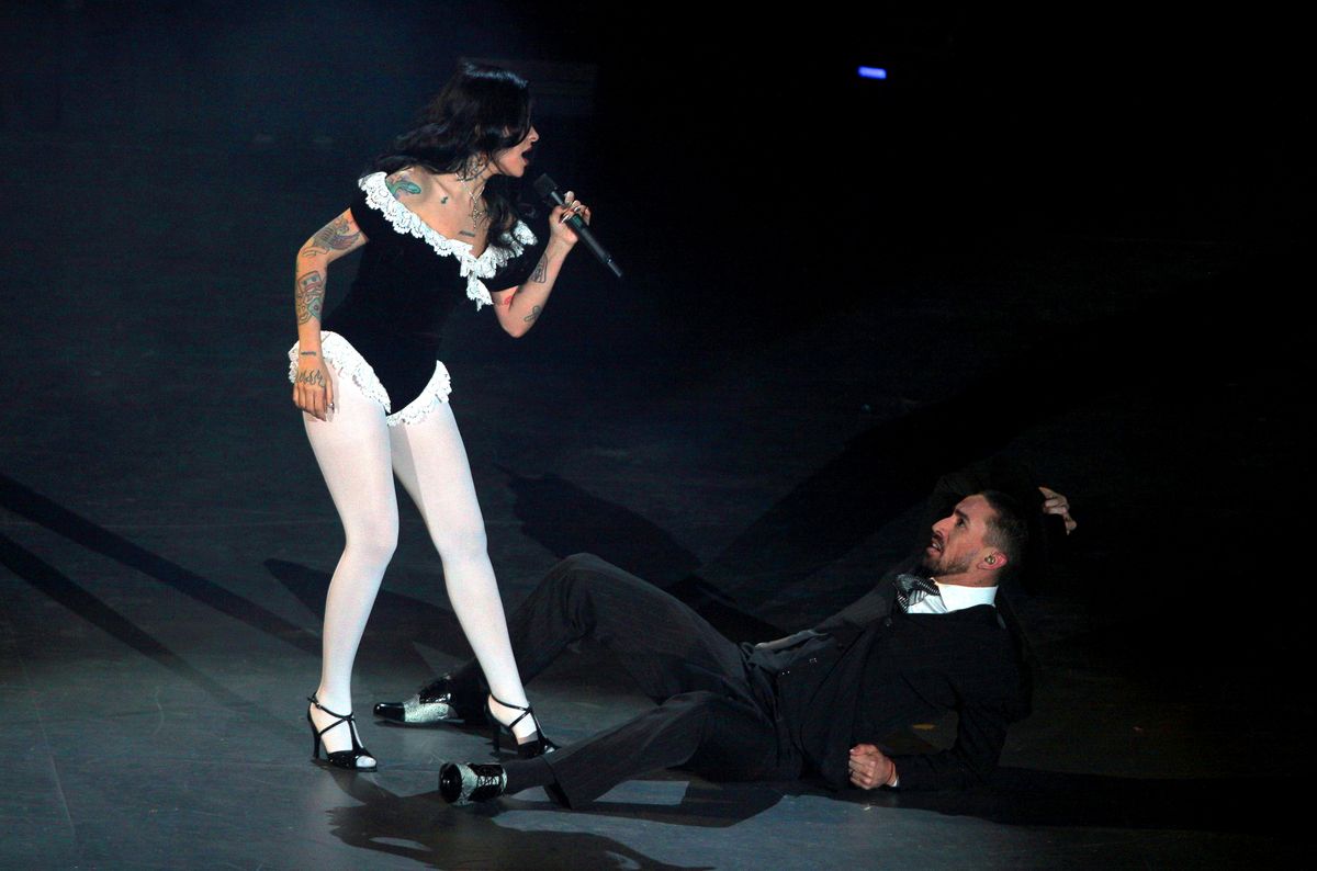 Cazzu is back on stage in Guadalajara, continuing her "Latinaje" tour with the same team that accompanied her in Buenos Aires.