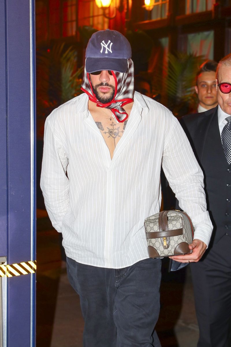 Photo Ã?Â© 2023 Backgrid/The Grosby Group

New York, September 13, 2023
Supermodel Kendall Jenner and music sensation Bad Bunny steal the spotlight as they step out for a romantic dinner at Carbone restaurant in the heart of New York City*** La supermodelo Kendall Jenner y la sensaciÃ?Â³n musical Bad Bunny se roban la atenciÃ?Â³n mientras salen para una cena romÃ?Â¡ntica en el restaurante Carbone en el corazÃ?Â³n de la ciudad de Nueva York.