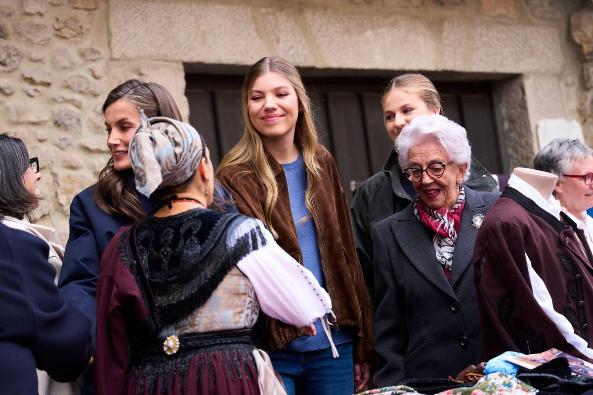 They also visited the historic Santa Ana Chapel and watched performances of El Pericote, a traditional Asturian dance.