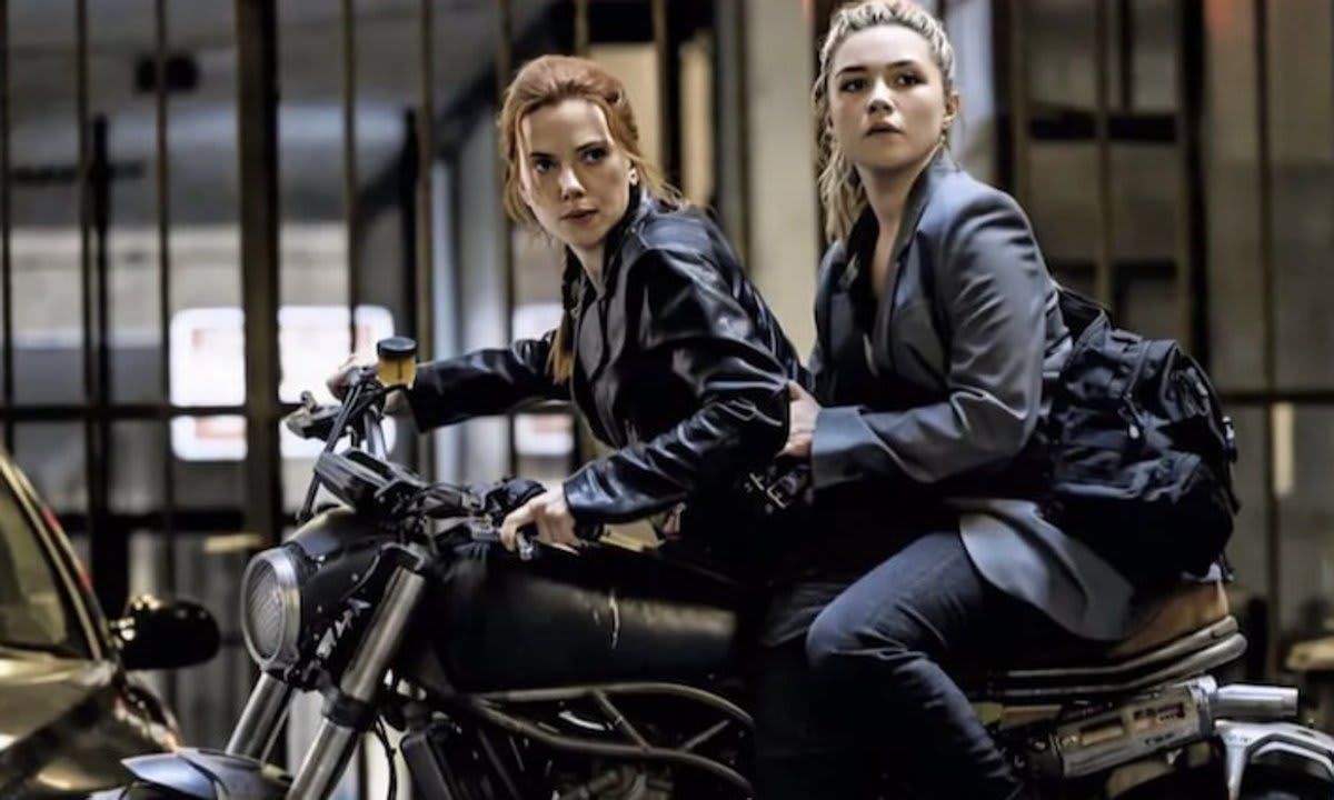 Florence Pugh and Scarlett Johansson in 'Black Widow'