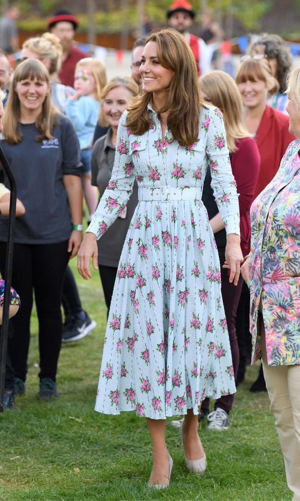 Kate Middleton con vestido midi de flores de Emilia Wickstead