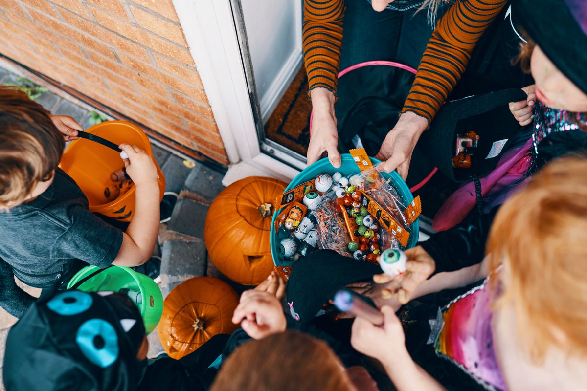 From lower-sugar chocolates to tooth-friendly lollipops, these better-for-you Halloween candy alternatives make trick-or-treating sweeter for kids and less stressful for parents