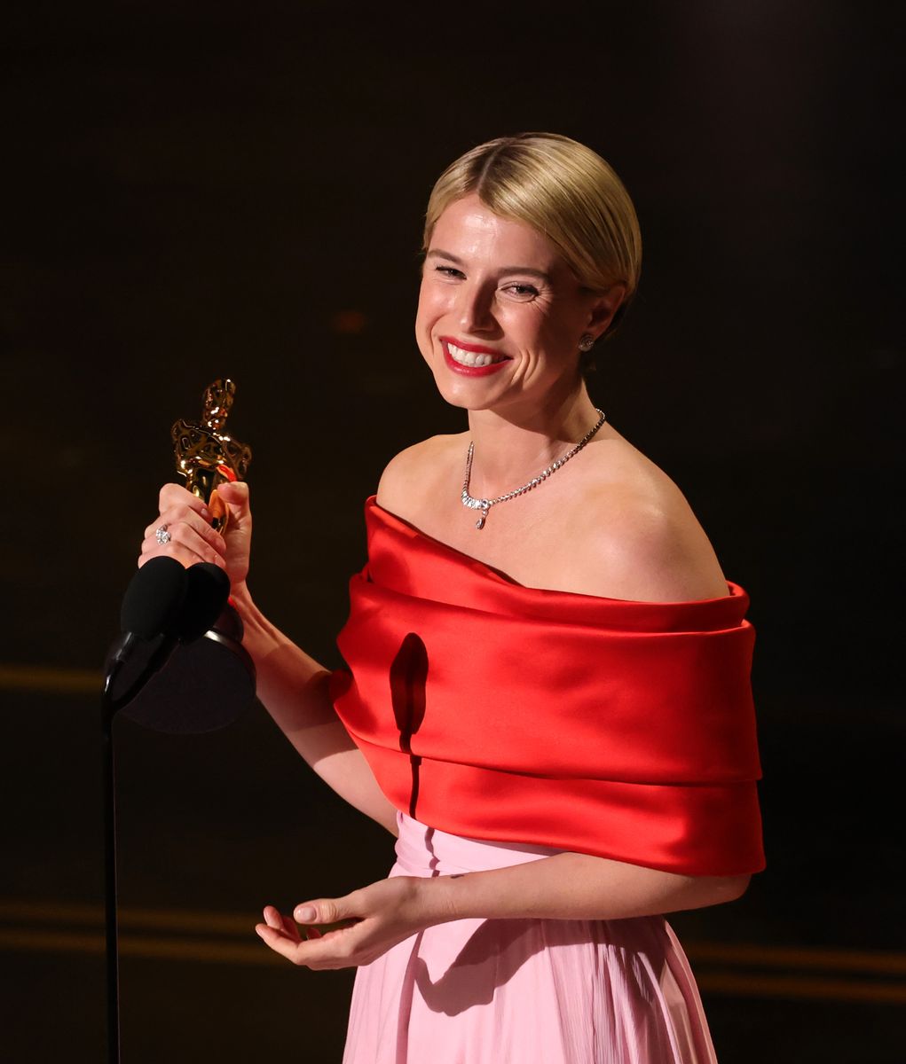 Jessie Buckley accepts the Actress in a Leading Role award for "Hamnet" 
