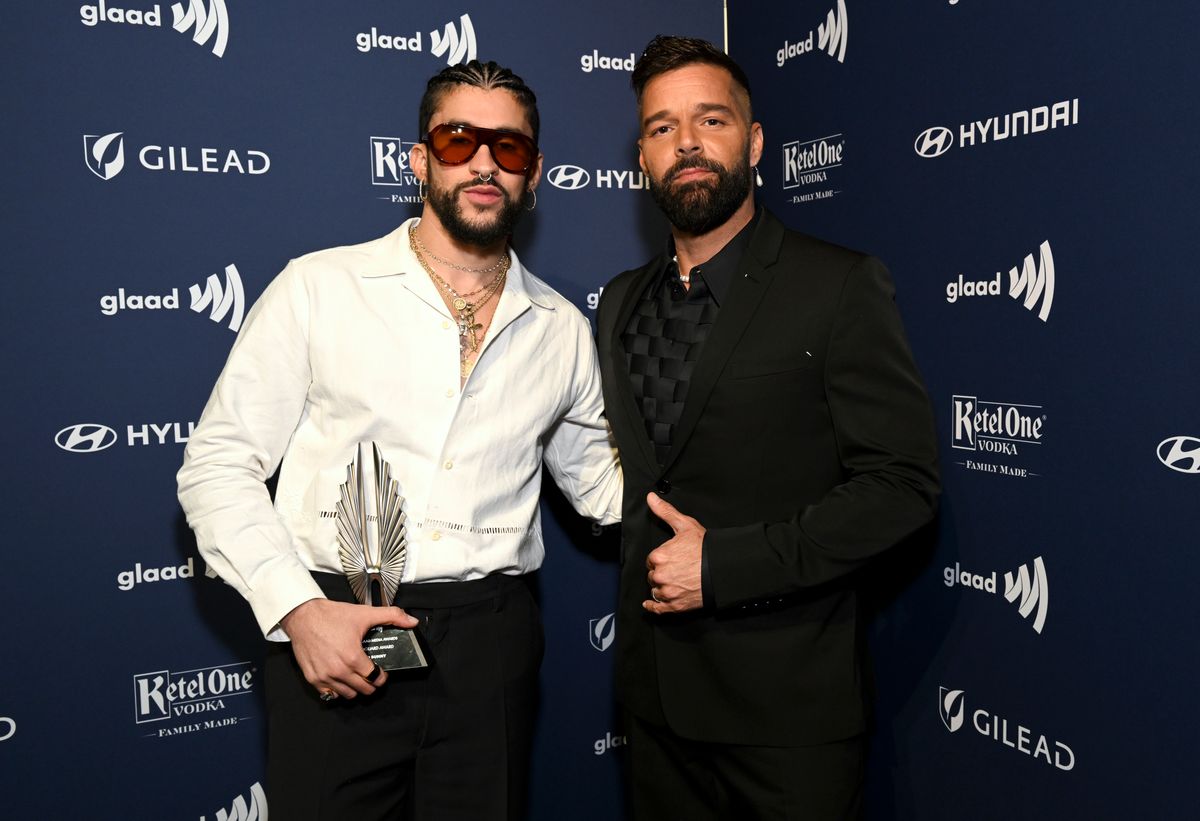 BEVERLY HILLS, CALIFORNIA - MARCH 30: (L-R) Bad Bunny and Ricky Martin attend the GLAAD Media Awards at The Beverly Hilton on March 30, 2023 in Beverly Hills, California. (Photo by Michael Kovac/Getty Images for GLAAD)