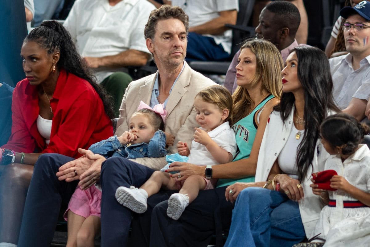 Pau Gasol, on the sideline with wife Catherine McDonnell and family, along with Lisa Leslie and Vanessa Bryant, during the United States of America v France, Women's Basketball Gold Medal Game at the Bercy Arena during the Paris 2024 Summer Olympic Games on August 11th, 2024 in Paris, France. (Photo by Tim Clayton/Corbis via Getty Images)