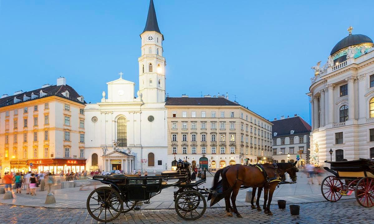 Romantic places to pop the question on Valentine's Day