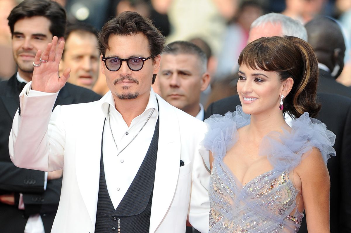 Johnny Depp and Penelope Cruz at the premiere for "Pirates of the Caribbean: on Stranger Tides"