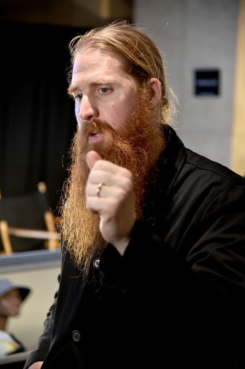   El estilista Duffy entre bastidores durante el desfile de moda Alexander Wang Collection 1 en el Rockefeller Center el 31 de mayo de 2019 en la ciudad de Nueva York. (Foto de Theo Wargo/Getty Images)