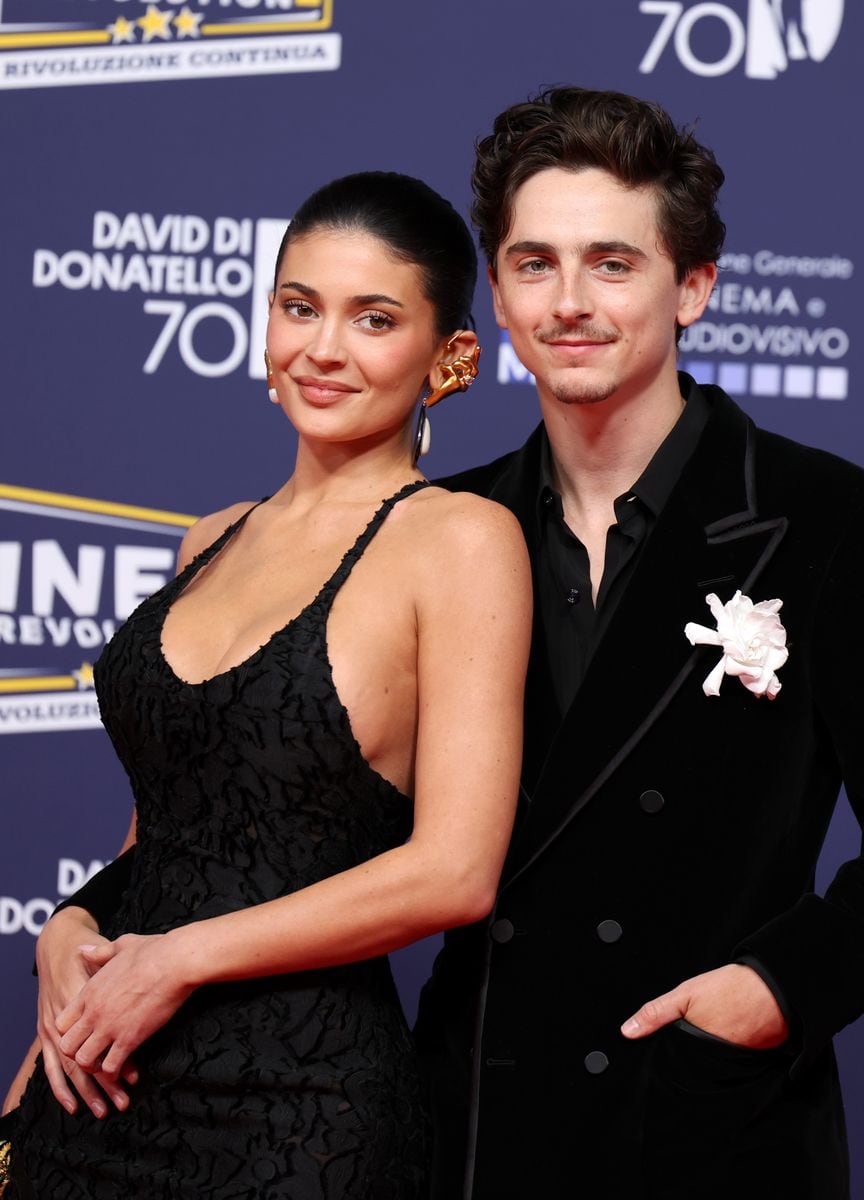 Kylie and Timothée: Still Going Strong, Even if She’s the Only One Hitting Follow