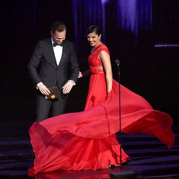 Priyanka twirled on stage with fellow Emmys presenter Tom Hiddleston.
Photo: Jeff Kravitz/FilmMagic