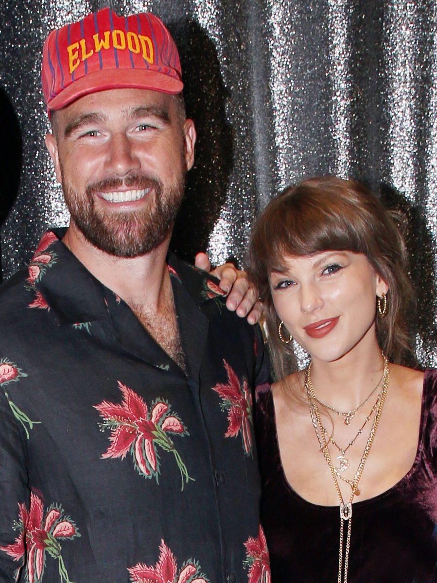 Taylor Swift had one of the biggest nights of her career at the 2026 MTV Video Music Awards, but Travis Kelce was missing from her side.