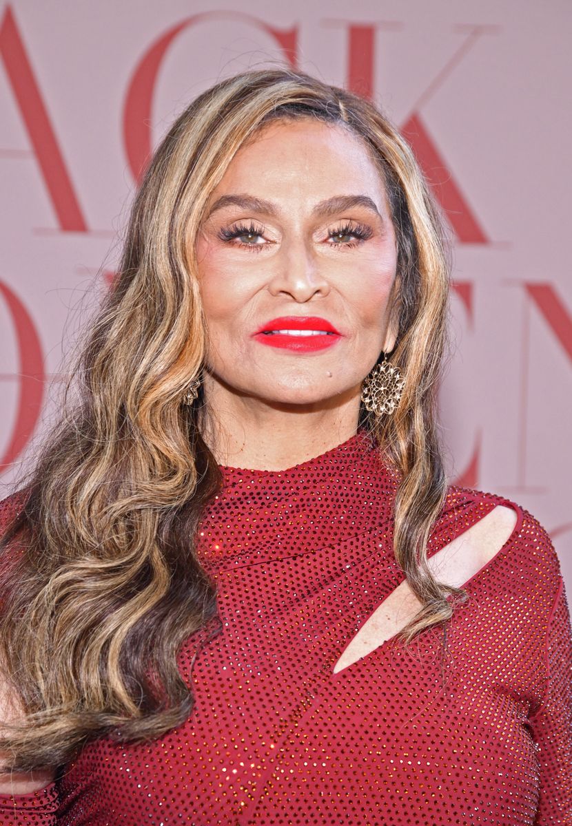 Tina Knowles está celebrando un nuevo capítulo en más de un sentido.