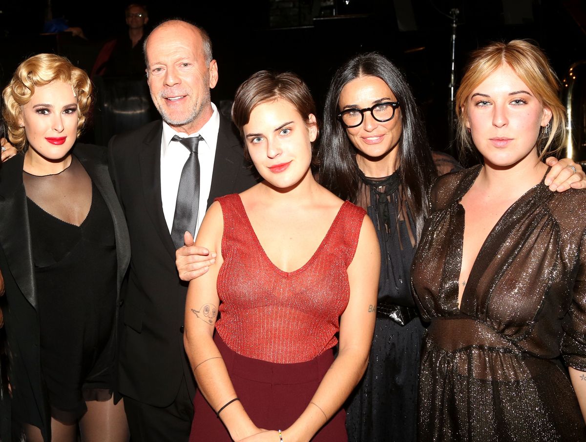 (L-R) Rumer Willis, father Bruce Willis, sister Tallulah Belle Willis, mother Demi Moore and sister Scout LaRue Willis pose backstage as Rumer makes her broadway debut as "Roxie Hart" in Broadway's "Chicago"