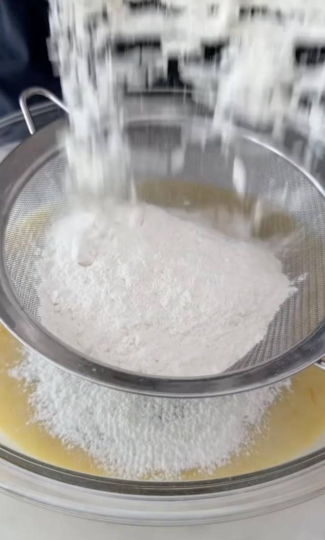 Rosalía’s 14 Karat sponge cake recipe