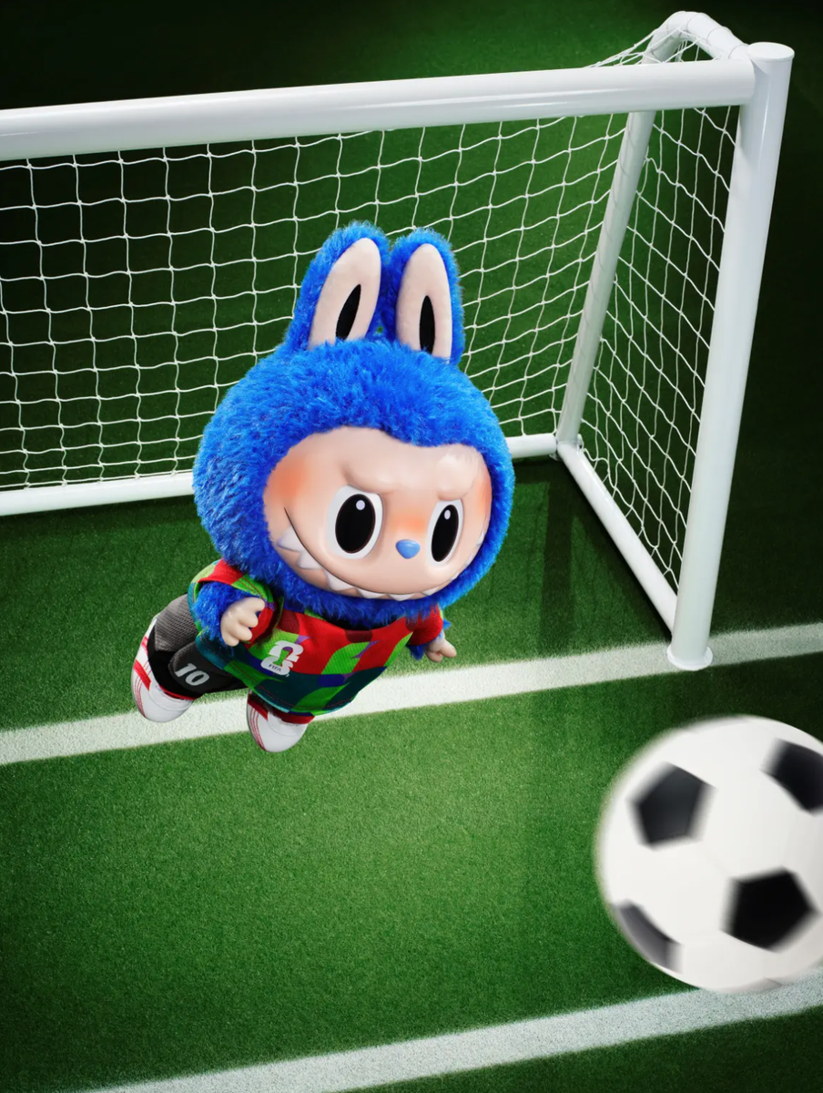 The 2026 FIFA World Cup is getting an unexpected new star. POP MART’s globally popular LABUBU has teamed up with FIFA for a first-of-its-kind sports collaboration, bringing collectible toys, fan merchandise and pop-up experiences to the tournament across North America.
