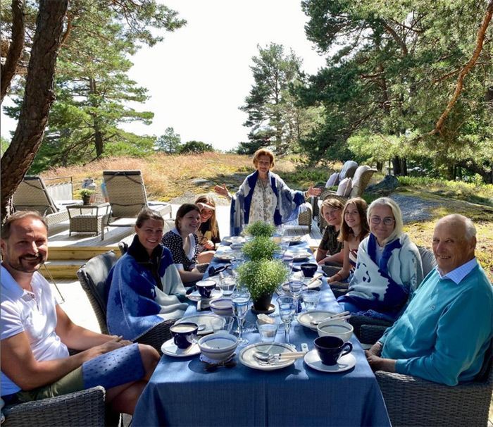 King Harald devoted his life to the Crown but his heart belonged to his family, a father, husband, and grandfather