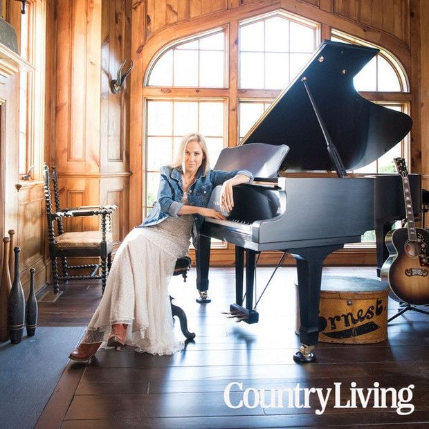Sheryl Crow opened up her country home for the magazine's June issue.
<br>
Photo: Paul Costello